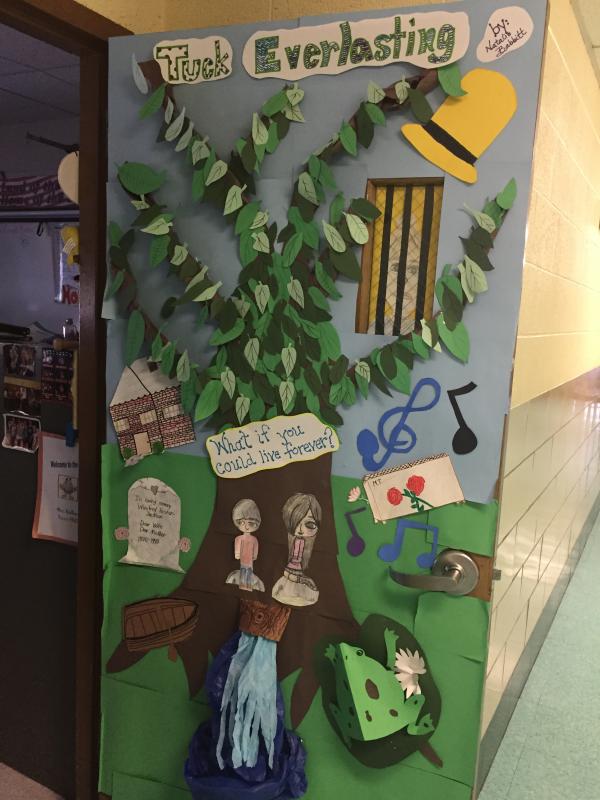 DeMello School promotes reading with door decorating contest