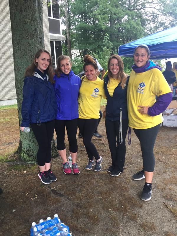 Girls from the university's field hockey team volunteered to help the incoming freshman on move-in day. BY MARY MACEDO