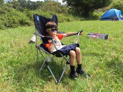 Christopher Roemer, 6, at first directed his family from a camp chair.