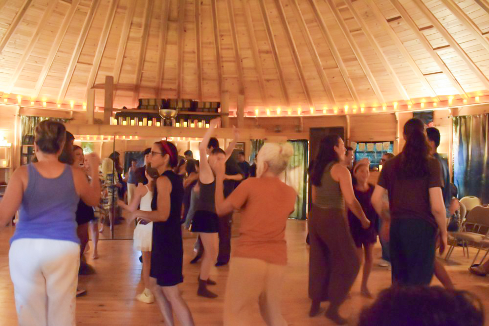The crowd and dancers dance together. Photos by Kat Sheridan