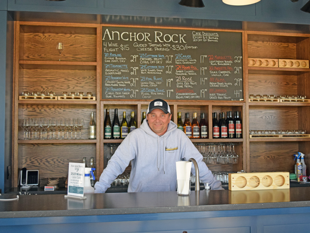 Steve Barwikoski stands at the counter of the tasting room. Photos by Kat Sheridanac