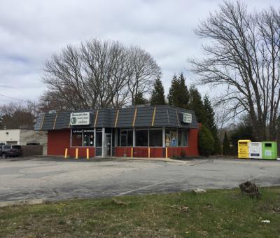 Dartmouth’s Own Roast Beef and Pizzeria on Faunce Corner will be shutting up shop this weekend.