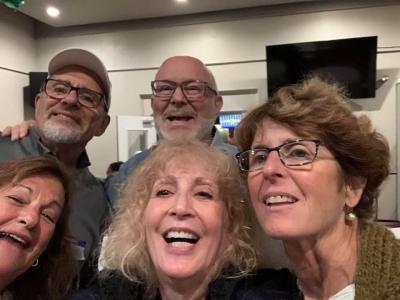 An impromptu gathering of alumni in 2021.