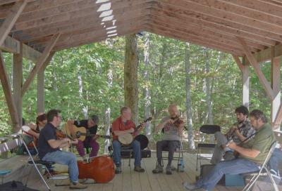 The Old Time Fiddle Session with Jeff Angeley plays