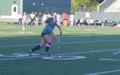 Kaelyn Zuber runs after the ball.