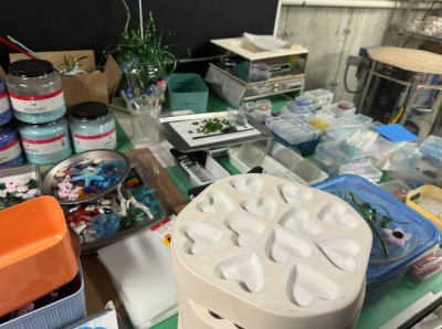 Glass blowing materials. 