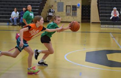 Kallie Mears chases after Scarlett Woodacre.