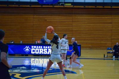 Kasey Oliver prepares to pass the ball.