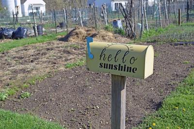 This plot had a greeting mailbox. 