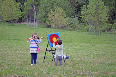 Maeve and Nolan enjoy the lawn games. 