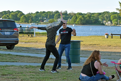 Lisa Riley and Rich Dionne dance. 