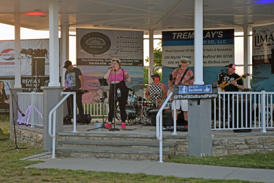 "That 80s Band" performs. 