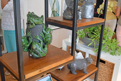 Ceramic pieces in the back section. 