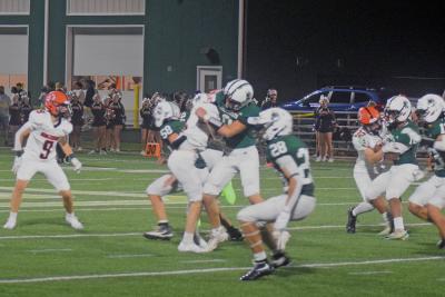 Oliver Sorelle runs with the ball. 
