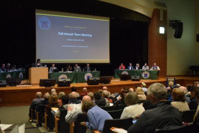 186 Town Meeting members showed up for Fall Town Meeting. Photos by Kat Sheridan