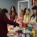 The students serving lunch.