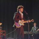 Gabriel Fernandes performs “Fake Plastic Trees” by Radiohead.