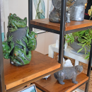 Ceramic pieces in the back section. 