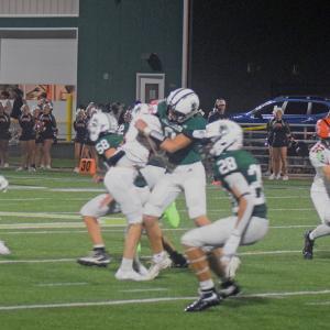 Oliver Sorelle runs with the ball. 