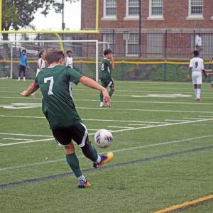 Brayden Mitchell passes the ball. 